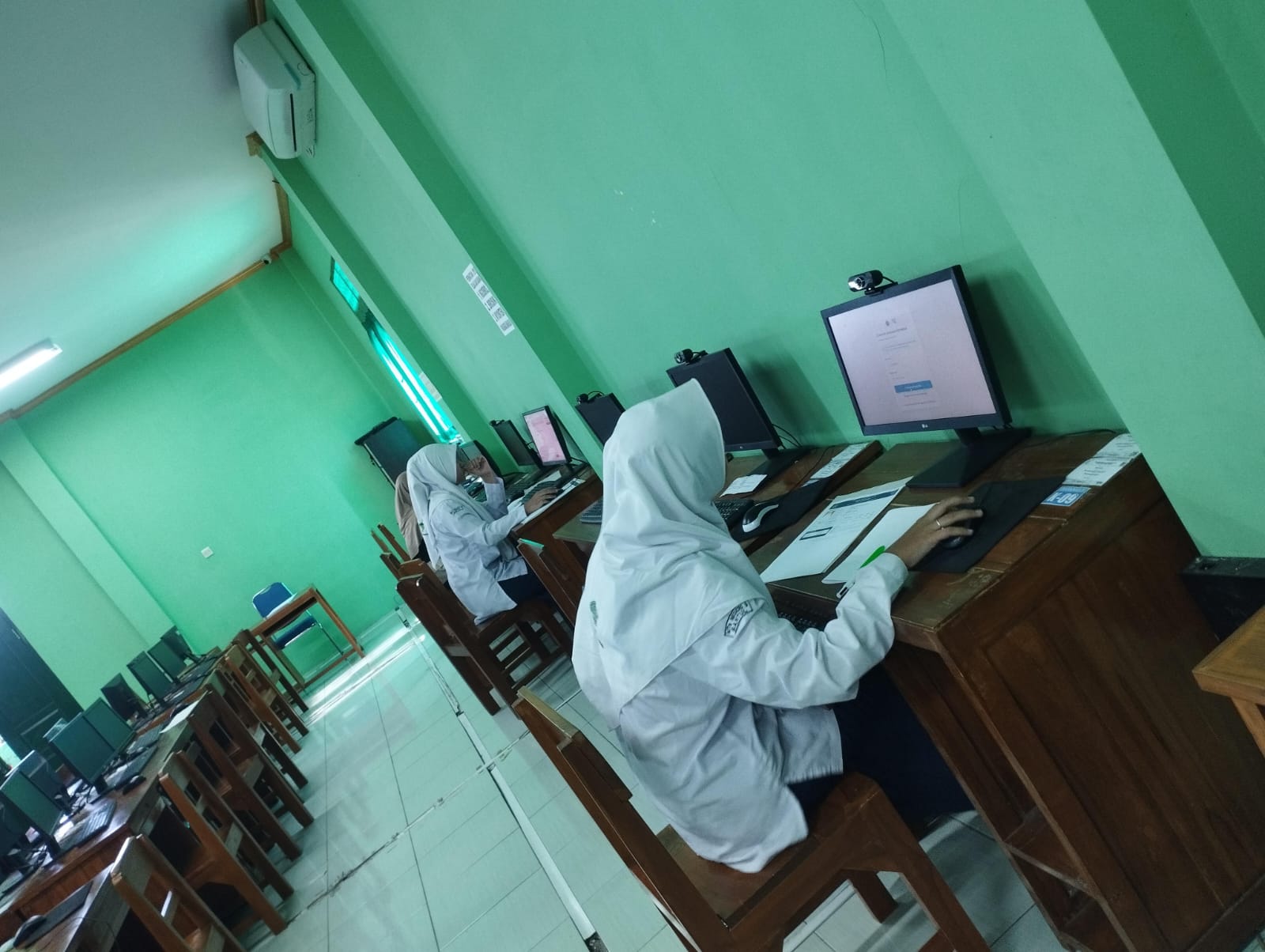 Matangkan Persiapan OMI, Tiga Murid MTsN 9 Bantul Ikuti Uji Coba Sains IPS